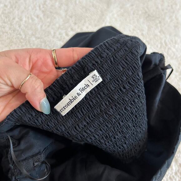 Abercrombie & Fitch Top Womens Black Puff Sleeve Smocked Crop Size XS - Picture 5 of 6